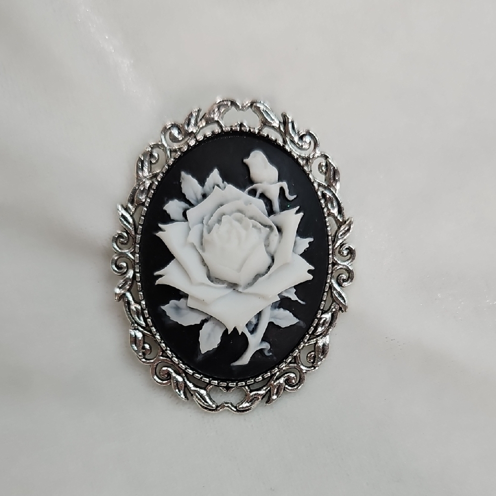 Black and White Rose Cameo Brooch Pin Elegant Vintage Style Floral Victorian